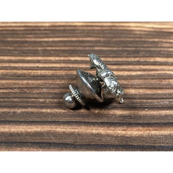 Vintage Mack Trucks Silver Tone Bulldog Tie Tack Lapel Pin - Picture 4 of 6